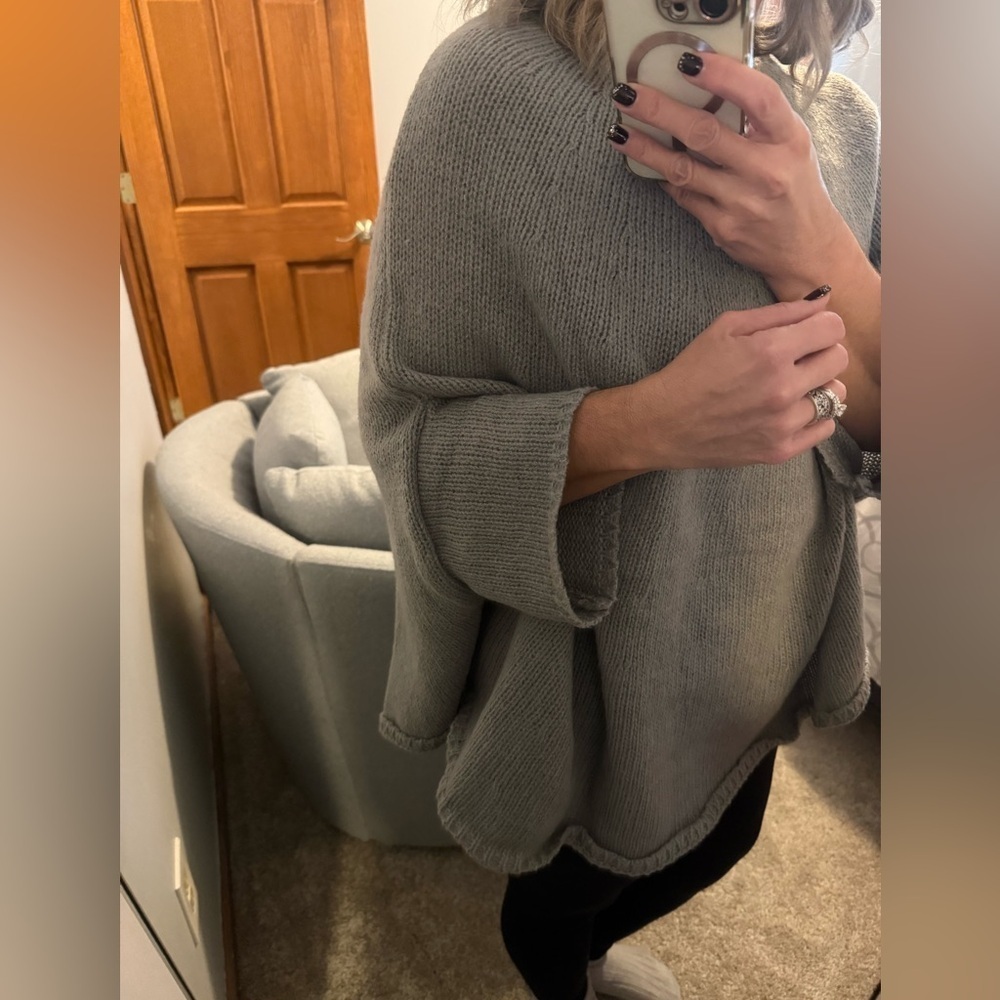 Cozy Gray Women's Oversized Cape Sweater - Picture 4 of 5